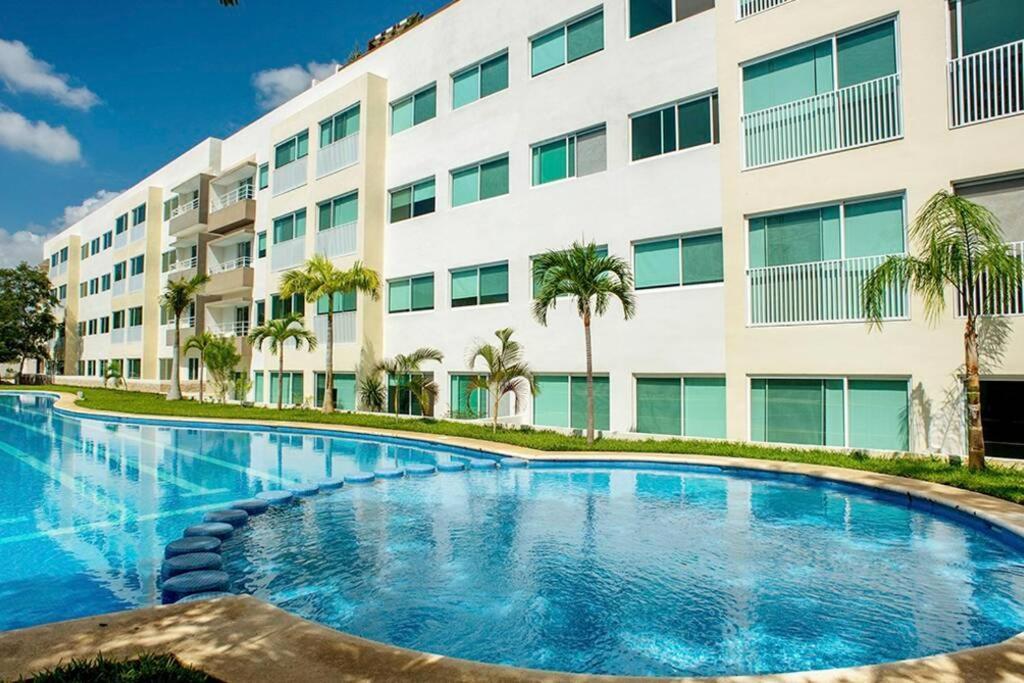 Condominio Lunamar - *