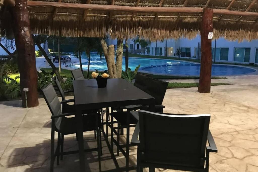 Condominio Lunamar - *