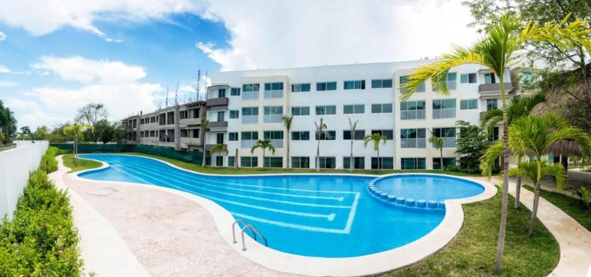 Condominio Lunamar - *